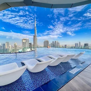 Highest Infinity Pool In Downtown Dubaï